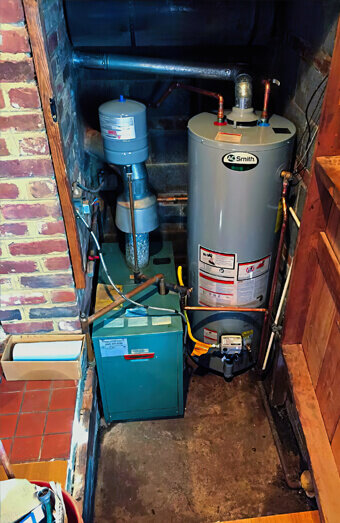 https://plumberswanview.com.au/uploads/2025/06/hot-water-189087.jpg