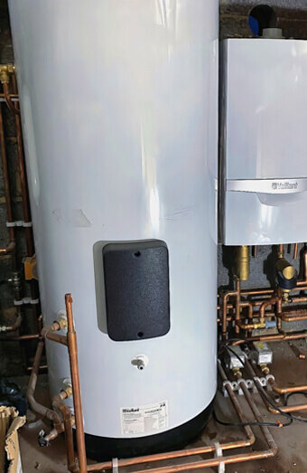 https://plumberswanview.com.au/uploads/2025/06/hot-water-410504.jpg
